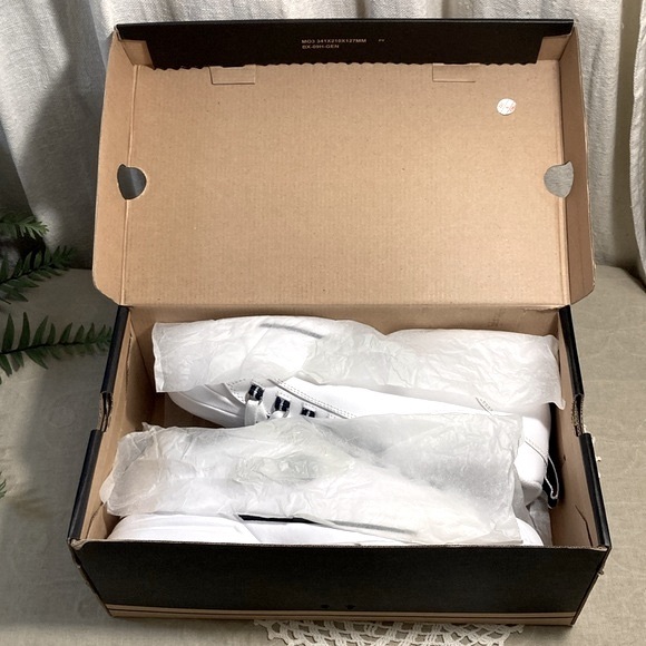 Converse Chuck Taylor All Stars Men’s Sneakers Size 13 New In Box - Picture 3 of 15